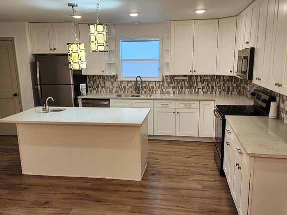 3rd image of 1648 E Leuda St