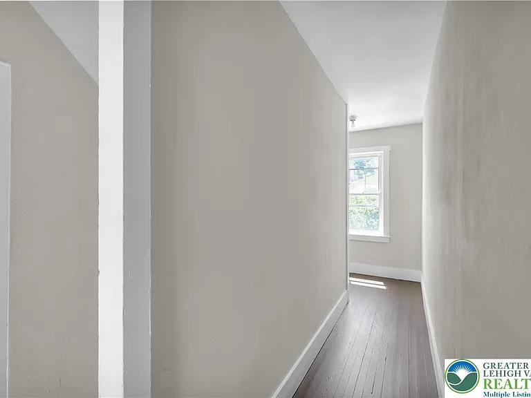 265-267 E Bertsch St #4 — Photo 4