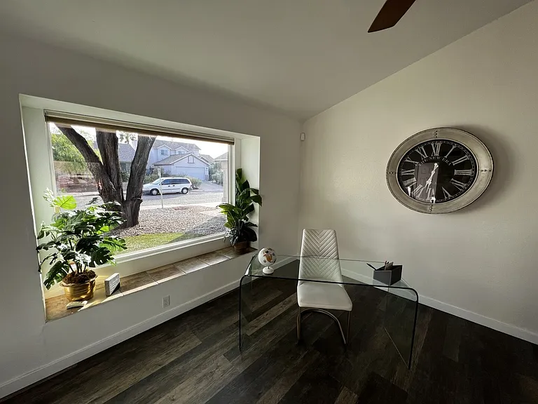 E Essex Village Dr — Photo 25