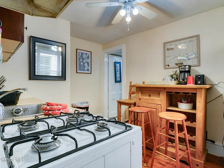 19 Webb Ave #1E — Photo 11