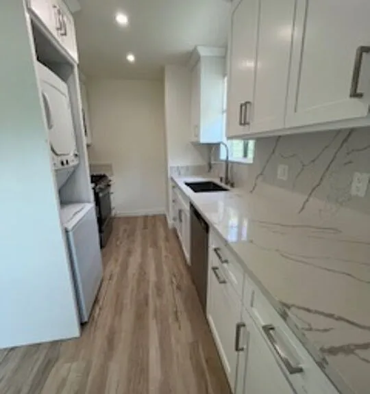 9946 Farragut Dr — Photo 6