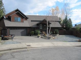 104 NW Dawnhill Ct, Grants Pass, OR 97526
