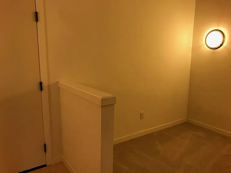 Newell Court Apartments, downtown Mercer Island — Photo 34