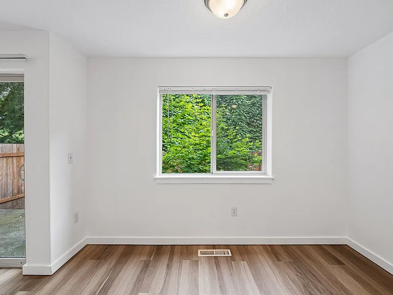 Roberts Court Townhomes — Photo 33