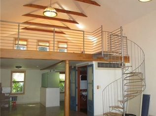 11 Grand St, Stonington, CT 06378