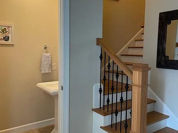 4th image of 91 Christian Dr