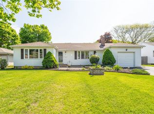 48 Redwood Dr, Rochester, NY 14617