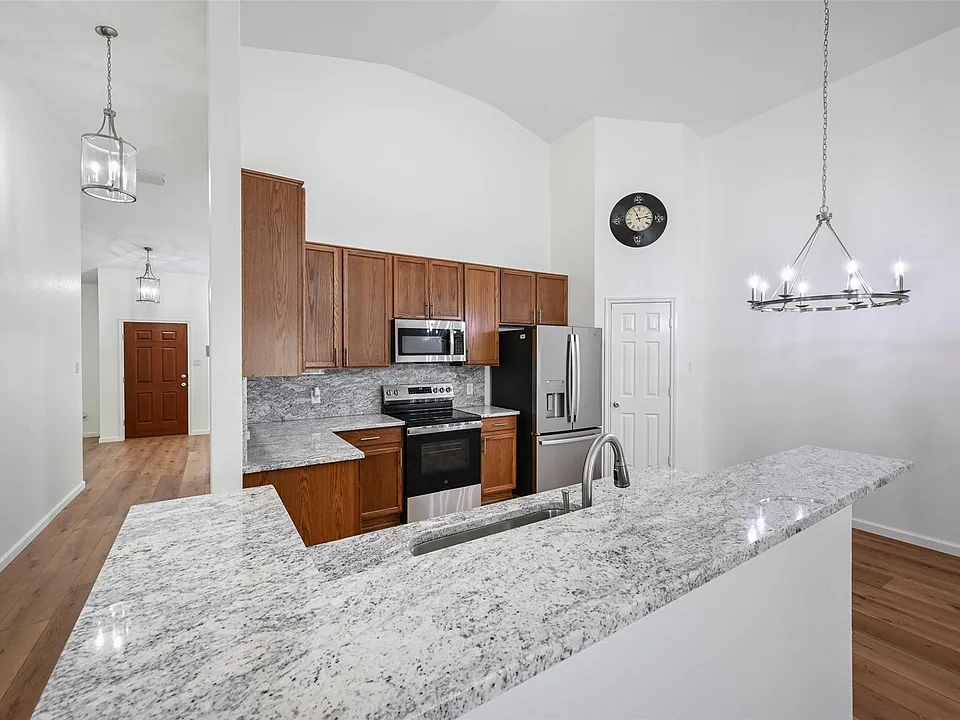 5819 Midnight Ln