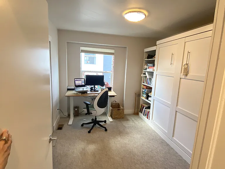 1810 Irving St #2 — Photo 7