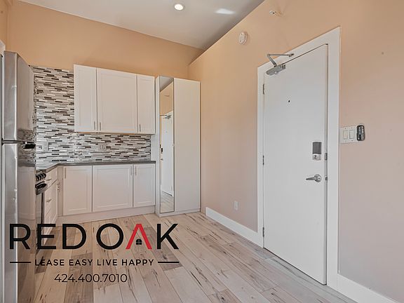 3rd image of 14 1/2 Westminster Ave #37