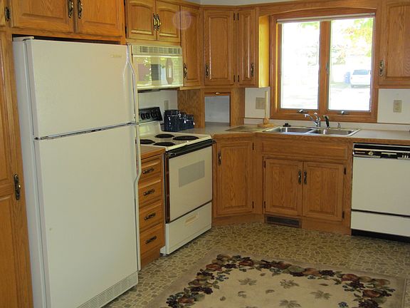 4th image of 1017 22nd Ave N