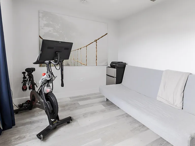 1146 Perpignan Ct — Photo 21