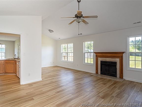 5th image of 246 Belle Chase Dr