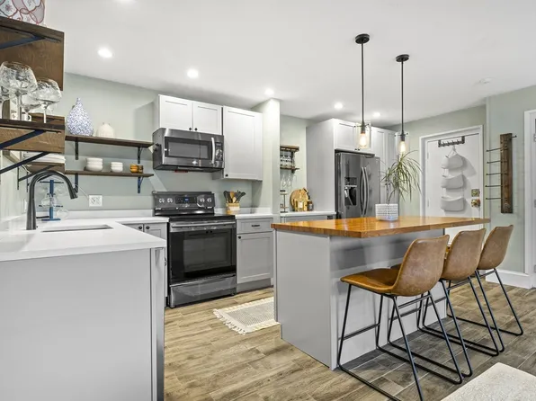56 Coffey St APT 1, Dorchester, MA 02122