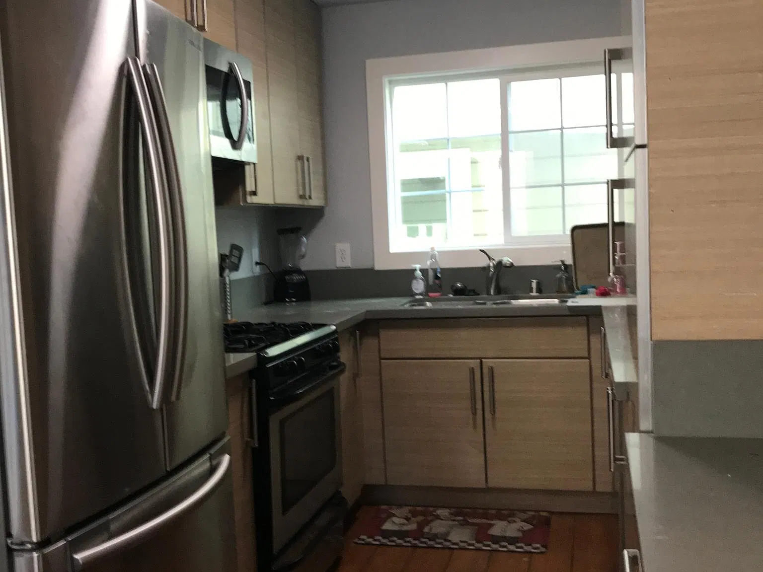 3 bed, 1000 sqft, $3,600 — Photo 3