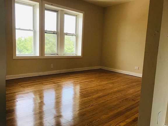 4th image of 2909 W Cermak Rd APT 1W