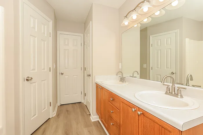 415 Country Village Dr — Photo 11