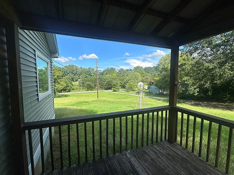 2107 Airport Rd — Photo 5