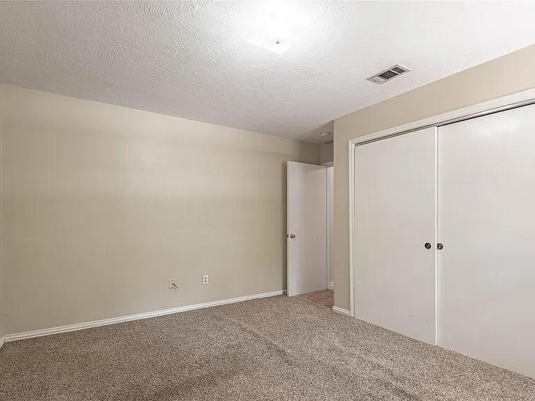 2401 Sycamore Ave #E3 — Photo 15