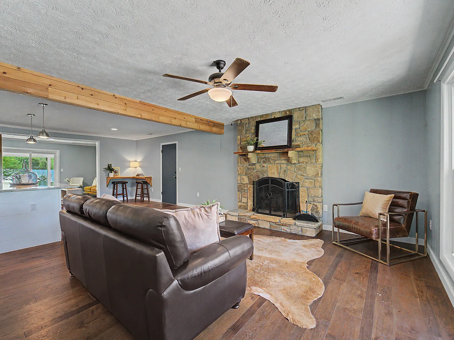 4 bed, 1804 sqft, $3,200 — Photo 3