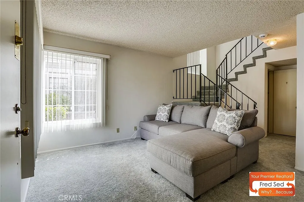 2 bed, 2.5 bath, 1029 sqft, $2,700 — Photo 3