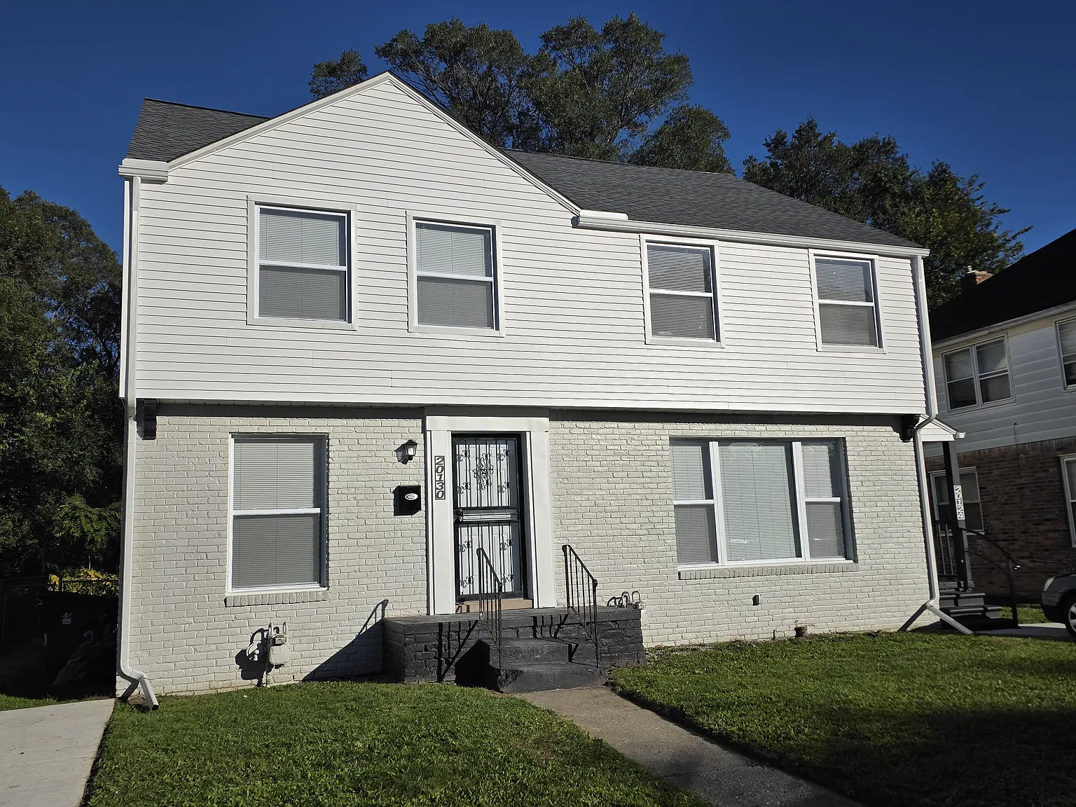 3 bed, 1.5 bath, 1130 sqft, $1,350 — Photo 2