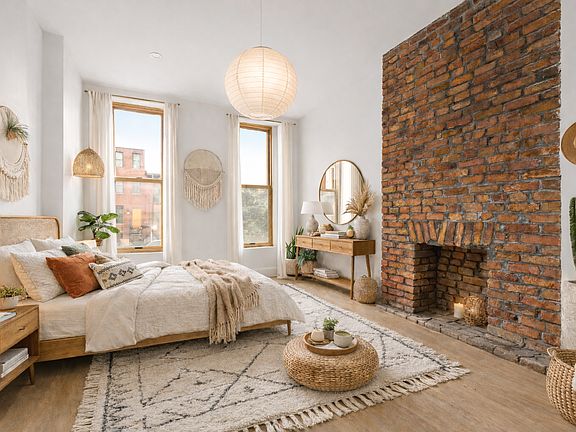 4th image of 744 Lexington Ave #1