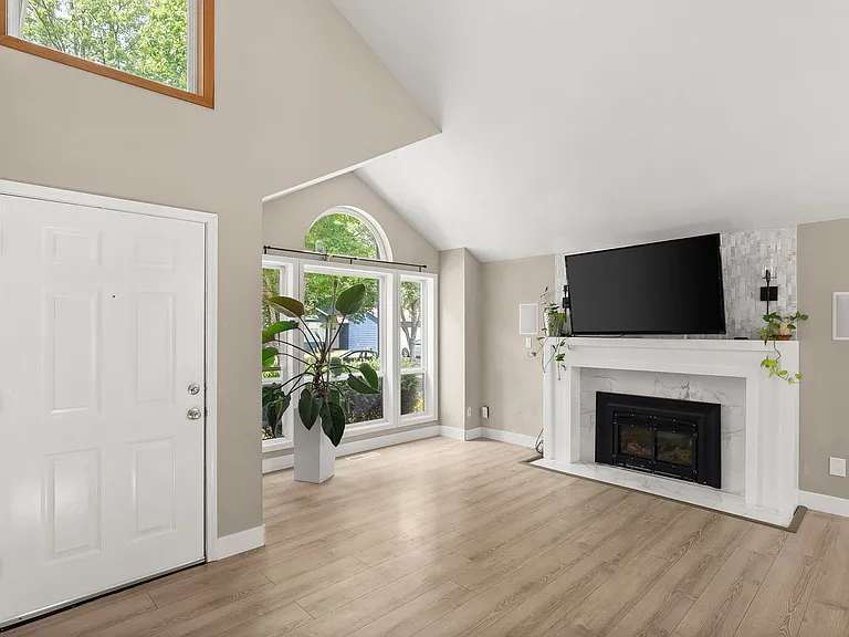 5560 SW 149th Ave — Photo 3