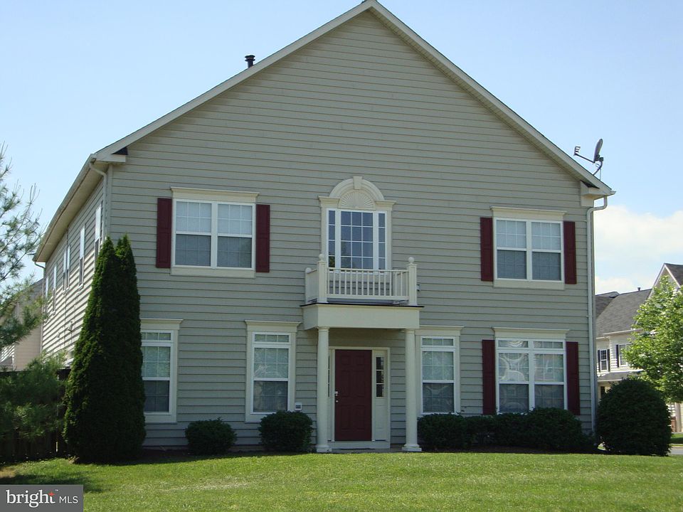 1st image of 101 Quinton Oaks Cir