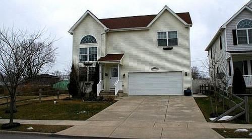 1st image of 170 Desmond Dr
