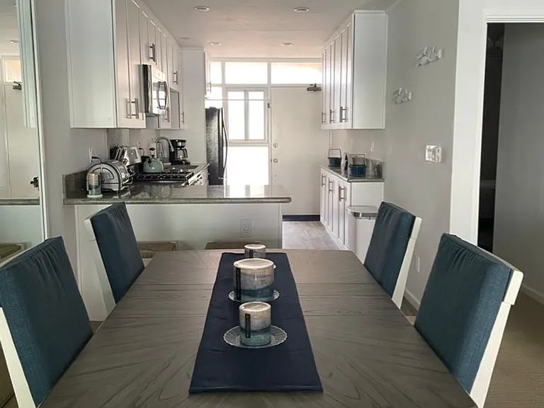 3755 Ocean Front Walk #12 — Photo 20