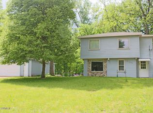 404 Four Mile Rd NE, Grand Rapids, MI 49525