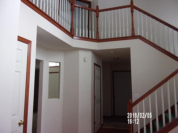 4th image of 835 Meadow Ln