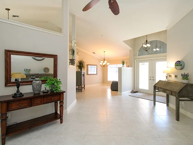 333 Wentworth Ct — Photo 25
