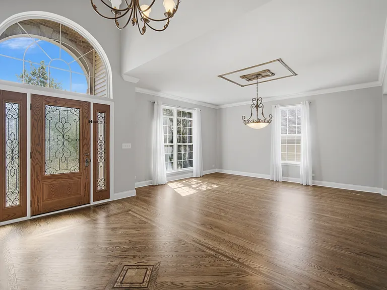 5280 Burnham St — Photo 2
