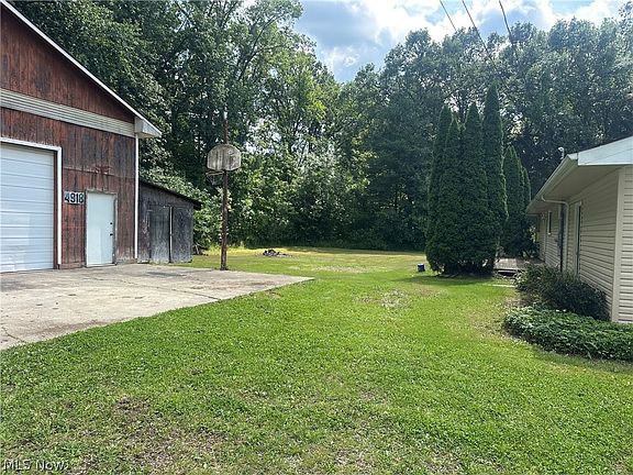 3rd image of 4918 Lakeview Rd