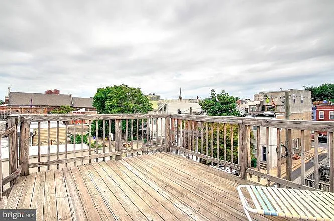 2 bed, 2.5 bath, 1230 sqft, $2,400 — Photo 2