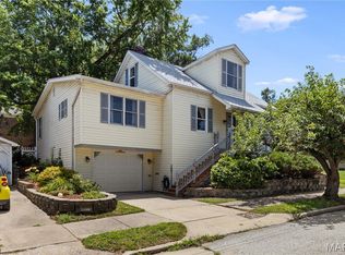 549 E 9th St, Alton, IL 62002