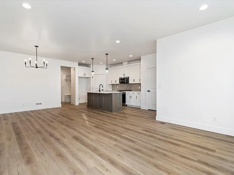740 S Calhoun Ln — Photo 33
