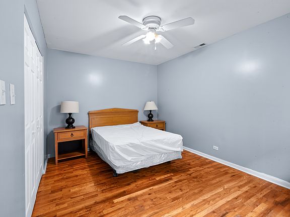 5th image of 1303 E 71st Pl APT 1N