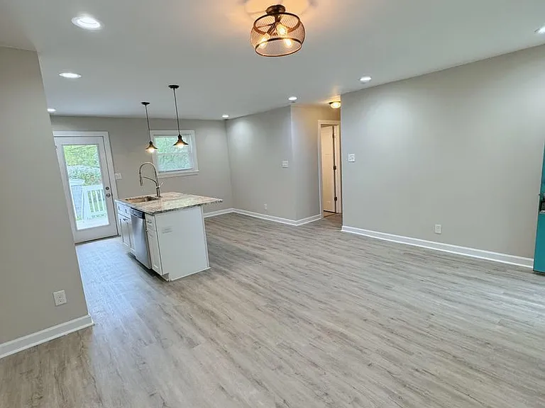 608 Burlington Ave — Photo 4