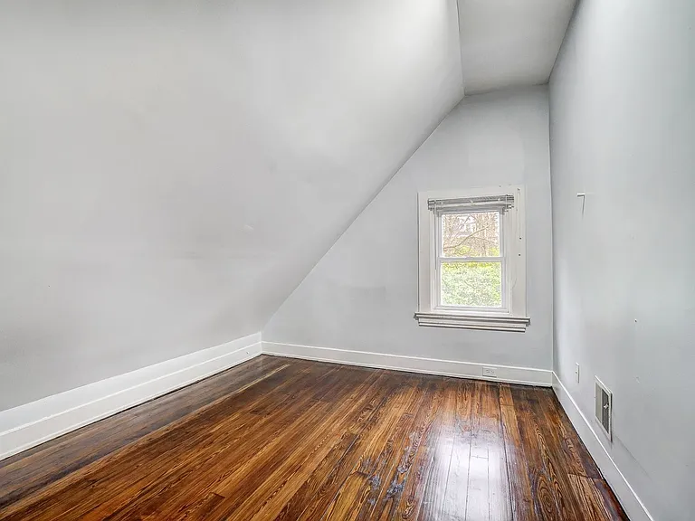 870 Rockdale Ave — Photo 41