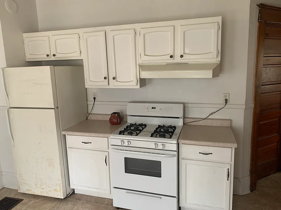 826 E Michigan Blvd #2