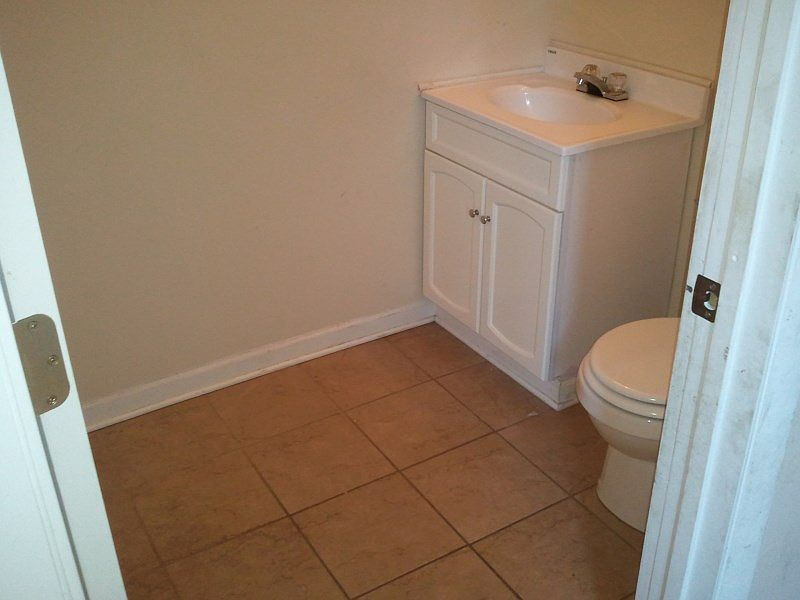 2nd image of 303 S Day Ave