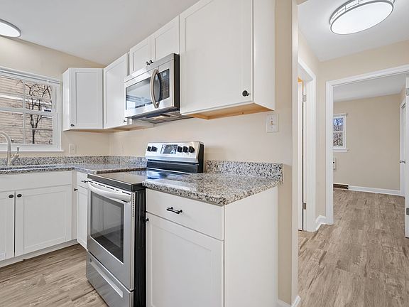 4th image of 114 Estes Dr #D