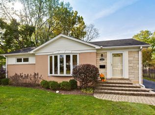 715 E Clarendon Ave, Arlington Heights, IL 60004
