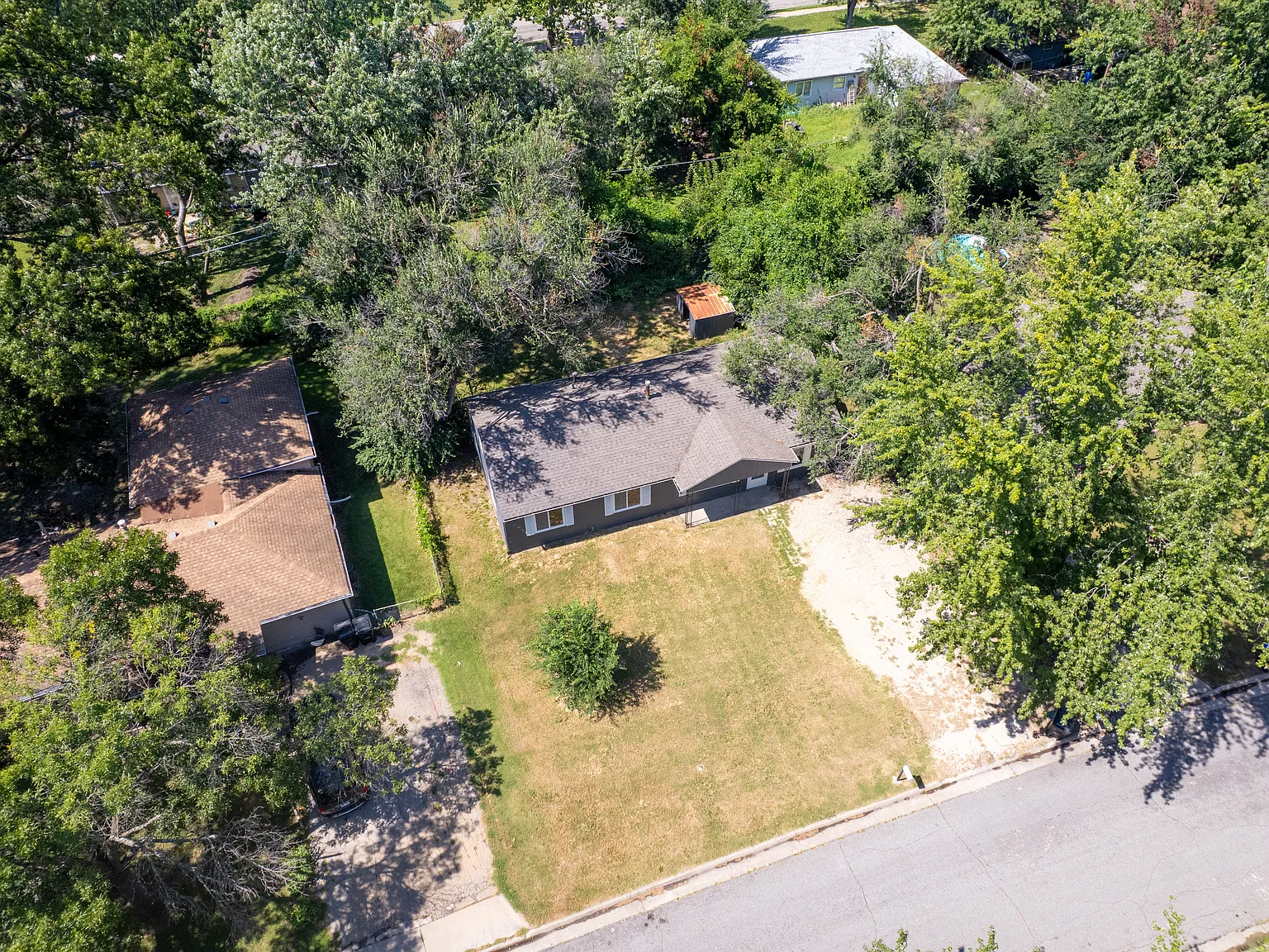 4 bed, 1294 sqft, $1,350 — Photo 3