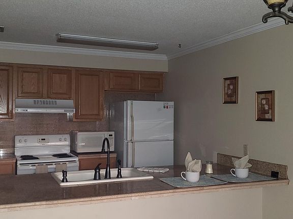 Open kitchen