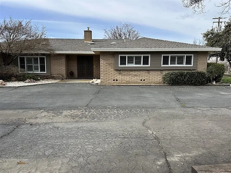 5815 Morgan Rd — Photo 2