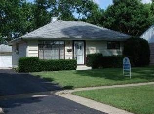 302 N William St, Mount Prospect, IL 60056